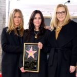 courteney-cox-is-honored-by-jennifer-aniston-and-lisa-kudrow-during-a-walk-of-fame-ceremony