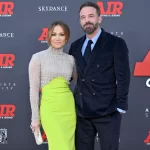 j.-lo’s-bare-mermaid-dress-honors-ben-affleck-in-a-touching-way