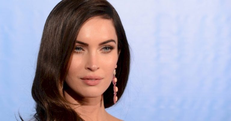 «A completely new look!» Megan Fox left nothing to the imagination in a tight dress and red hair
