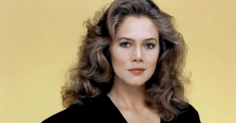 «A double chin, no lips, grayed hair!» This is what age and years have done to Kathleen Turner