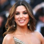 «Freckles, no false eyelashes!» Eva Longoria showed herself without makeup and filters and stirred up controversy