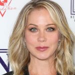 «It’s time to pray!» Terminally ill Christina Applegate gets spotted on a wheelchair and leaves everyone heartbroken