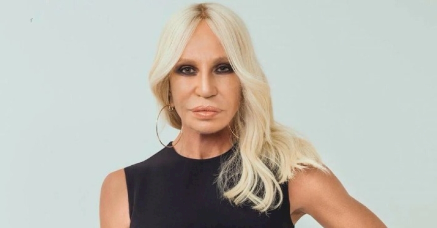 «An angelic beauty then, a monster now!» This is what Donatella Versace looked like before her plastic surgery disaster