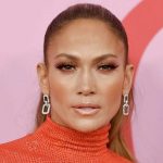 «With a messy bun and washed-off makeup!» Jennifer Lopez’s latest social media update is making headlines