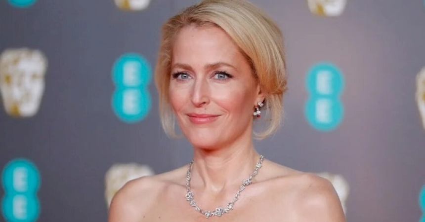 «Mom’s mini copy!» Gillian Anderson showed her daughter and everyone is saying the same thing