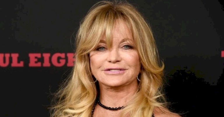 «Still a student with golden hair and radiant smile!» Throwback photos of Goldie Hawn surface the network