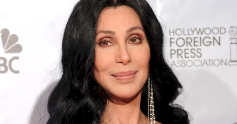 «Unveiling Cher’s secrets to looking ageless!» The 77-year-old star finally opens up about her beauty tips