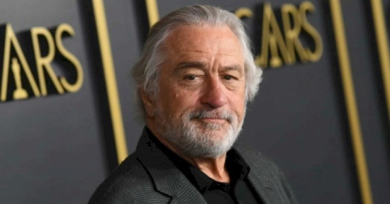 «It’s just pure joy for God’s sake!» Robert De Niro shares a sweet selfie with his one-year-old daughter and melts everyone’s heart