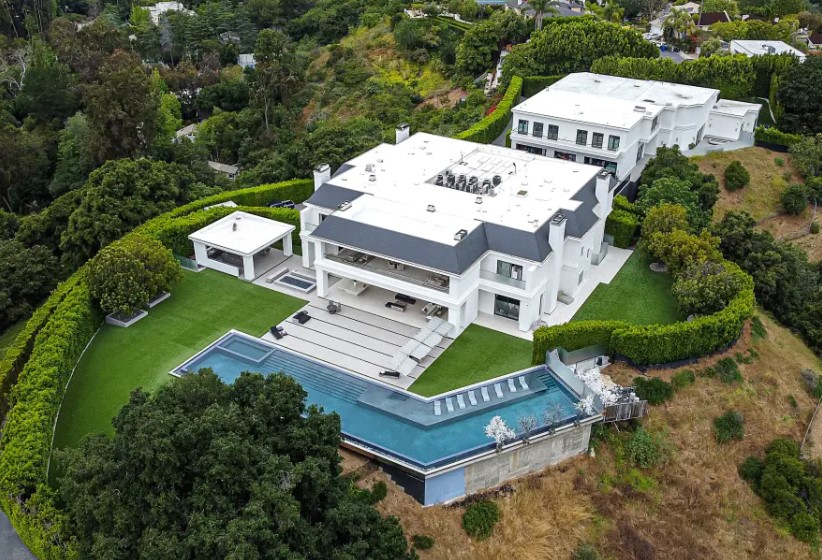 Lopez and Affleck may sell their recently purchased $60 million mansion in Beverly Hills. Image Credit: Getty