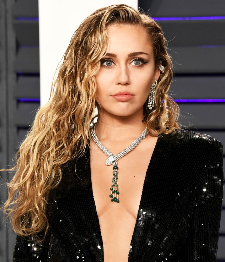 Despite her celebrity status, Cyrus doesn't feel a close bond with the celebrity community. Image Credit: Getty
