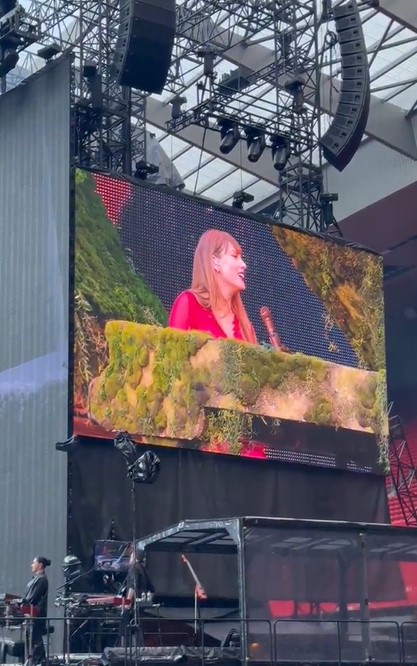 A viral video on social media captured Taylor Swift's emotional moment after her ex Joe Alwyn broke his silence.  Image Credits: @9tay8tay9_/X 