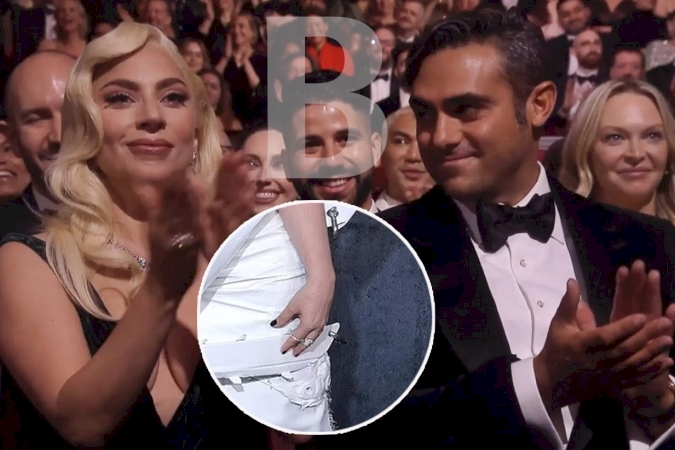 [Photo] Lady Gaga displays a bump