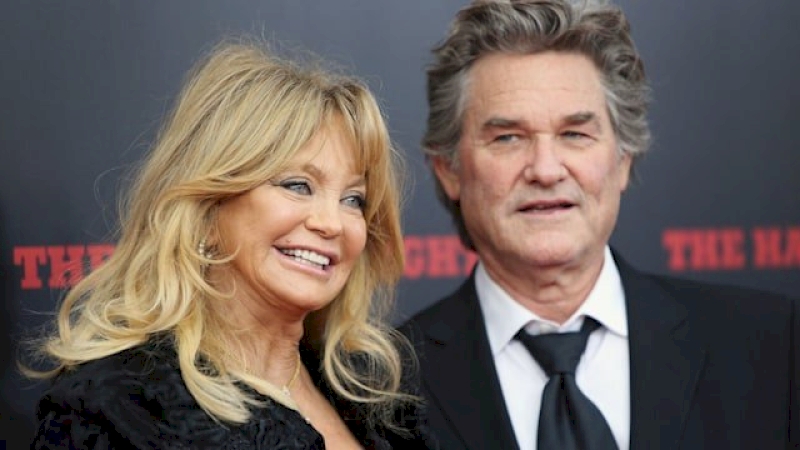 Goldie Hawn and Kurt Russell’s baby grandson, Boone, is having a great time during a family beach trip.