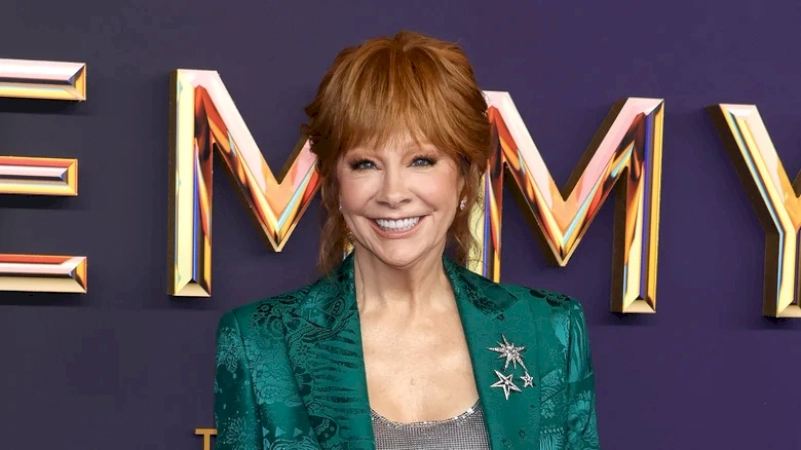 Reba McEntire Can’t Escape Plastic Surgery Rumors. Here’s What She Said About It