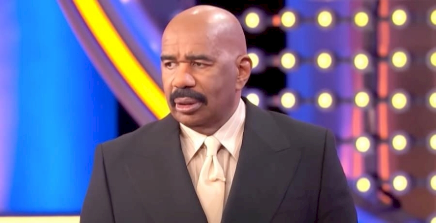 Steve Harvey, the host of “Family Feud,” has surprised fans with his dramatic weight loss.